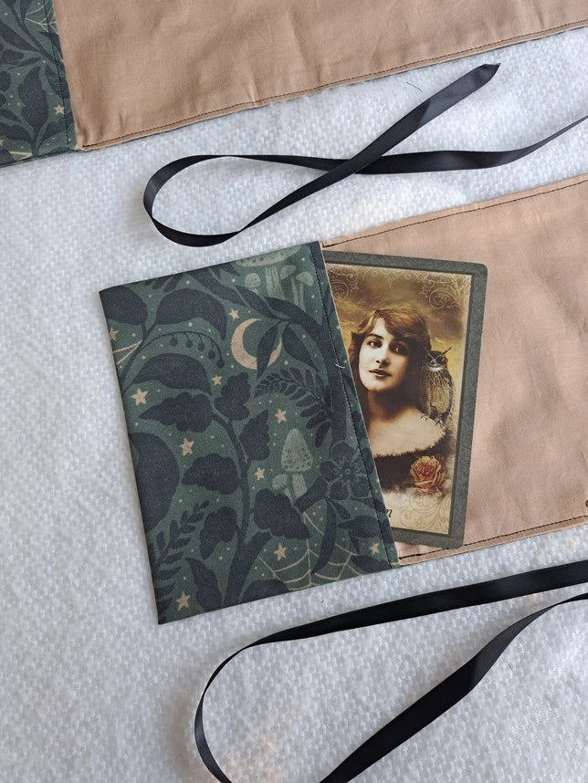Mysterious Garden Tarot/Oracle Wrap
